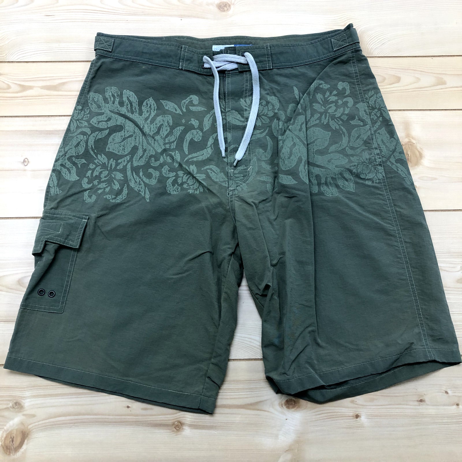 L2 Levi's Green Hawaiian Graphic Long Water Worx Board Shorts Trunks Men Size 36