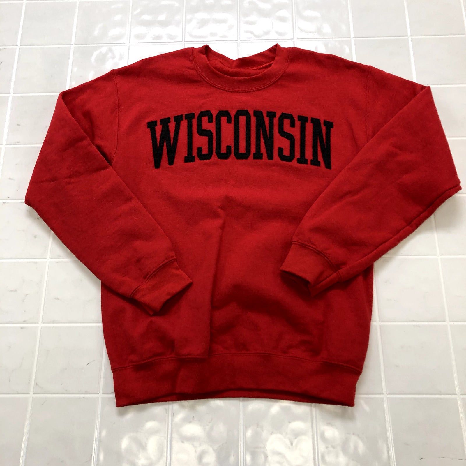 Red Embroidered Wisconsin Regular Fit Casual Crewneck Sweatshirt Adult Size M
