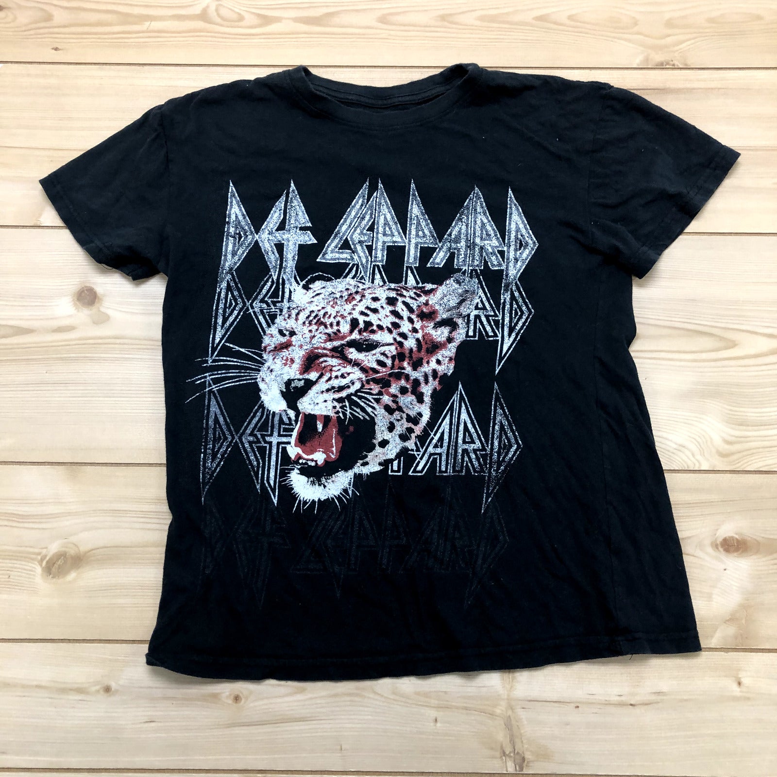 Def Leppard Black Logo Band Crew Neck Short Sleeve Pullover T-Shirt Adult Size S