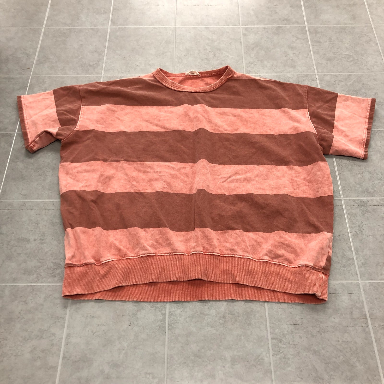 Easel Pink Striped Short Sleeve Crew Neck Pullover Sweatshirt Adult Size M