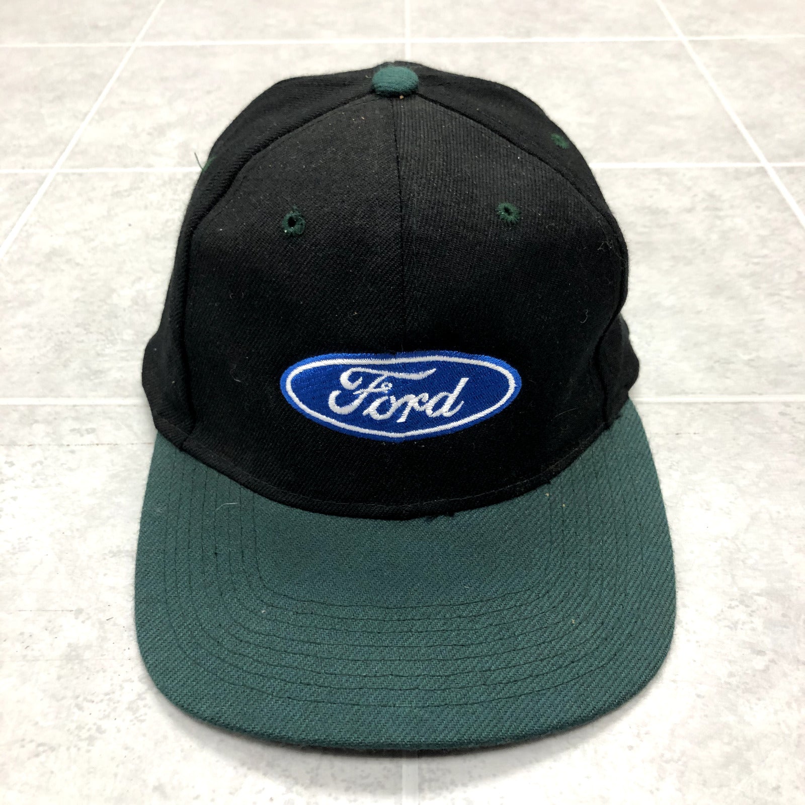 Fairlong Black Snap Back Graphic FORD Logo Baseball Cap Adult One Size