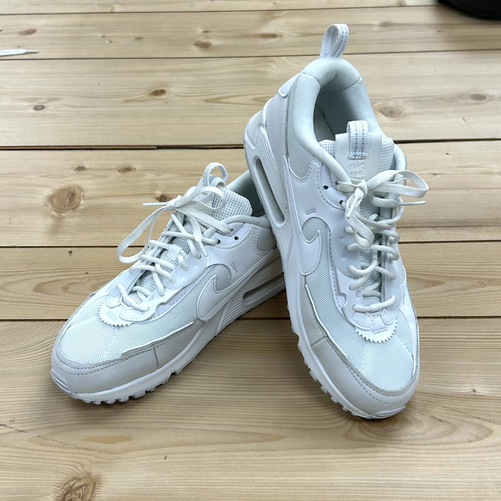Nike Air Max 90 Futura Triple White Running Shoes Womens Size 9 Style DM9922-101