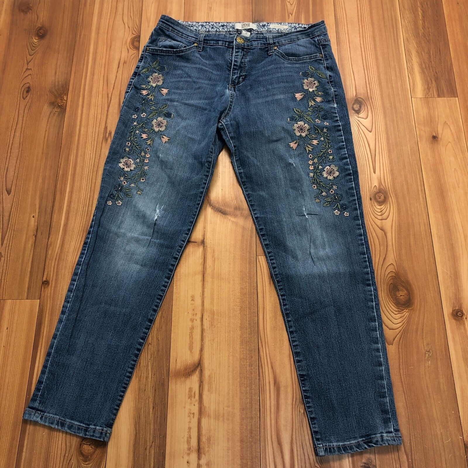 Vintage America Blue Bestie Floral Embroiderey Distressed Jeans Women Size 8