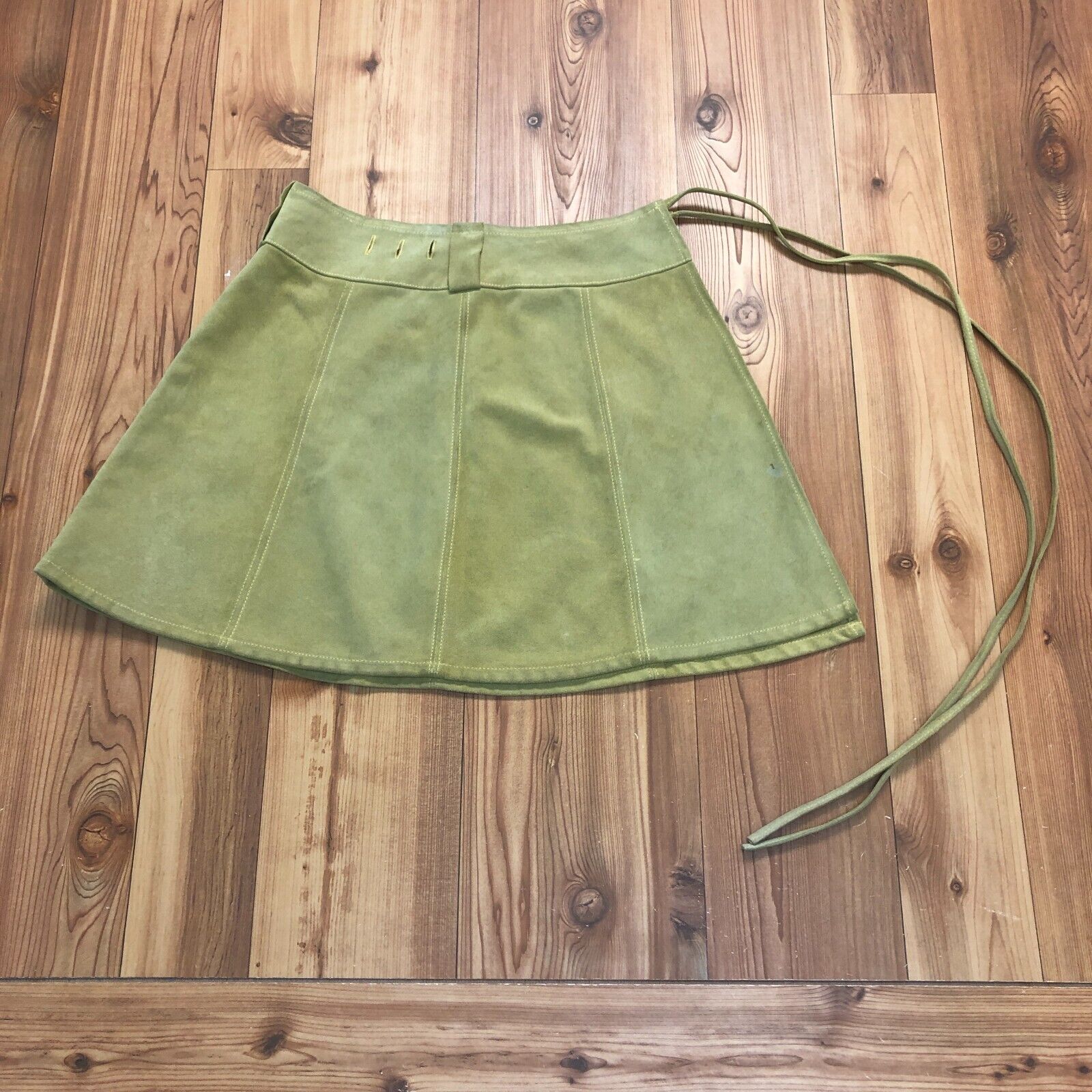 Vintage Made In California Green Suede Mini Skirt Tie Waist Women Size W28