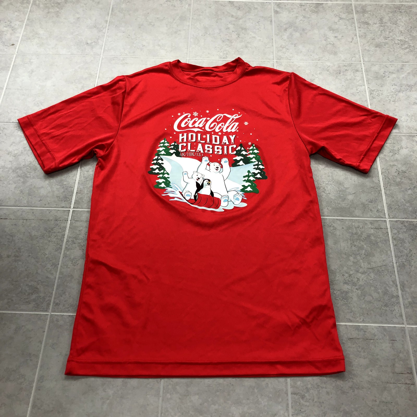 Coca Cola Red Short Sleeve Graphic Holiday Logo Active T-shirt Adult Size S
