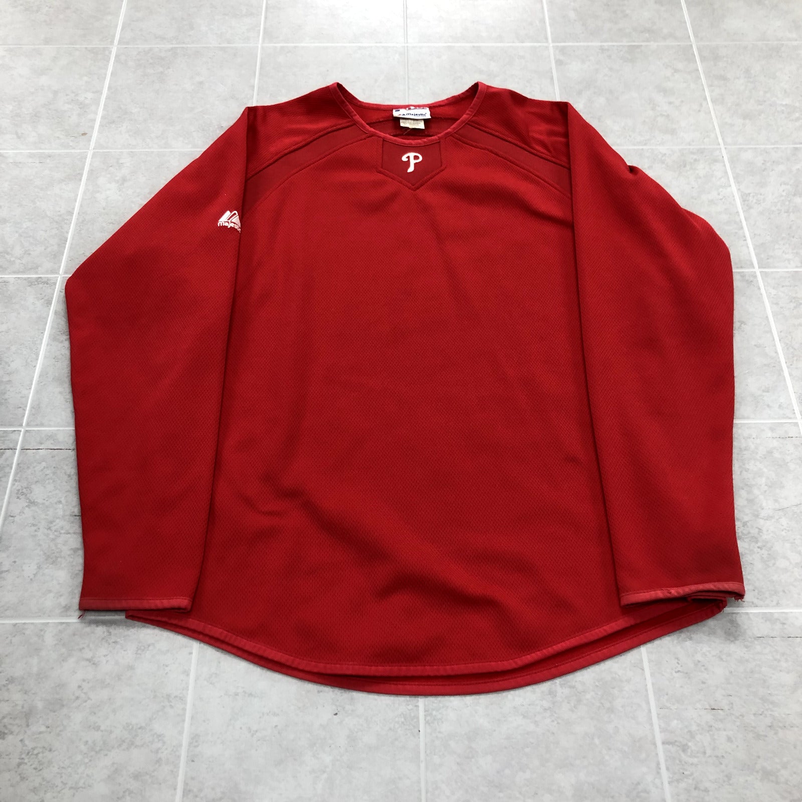 Vintage MLB x Majestic Red Long Sleeve Phillys Active T-shirt Adult Size M