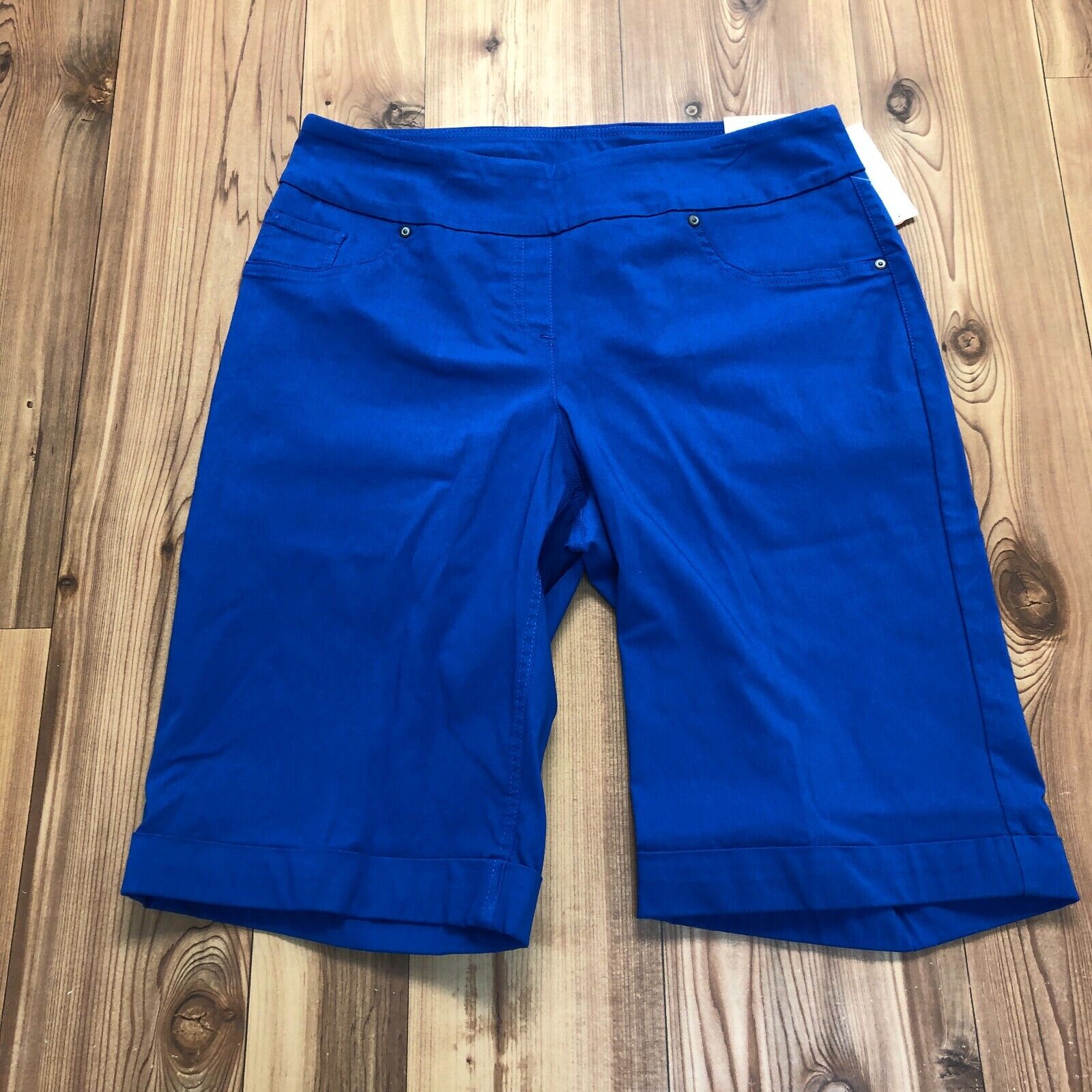 NEW Westbound Blue Slimming Solid Chino Regular Fit Shorts Women's Size 16