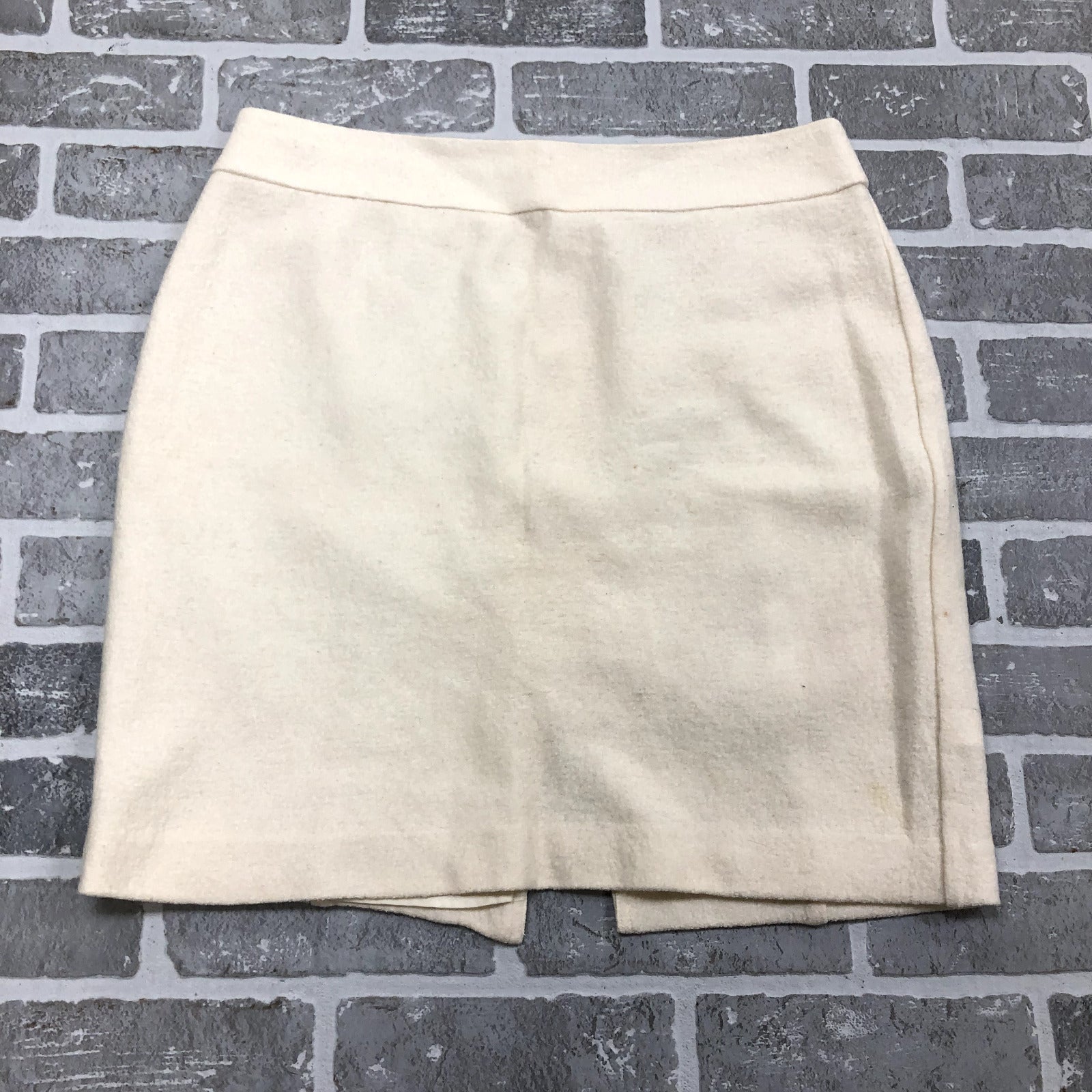 Banana Republic Ivory Flat Solid Regular Back Zip Pencil Skirt Women's Size 10