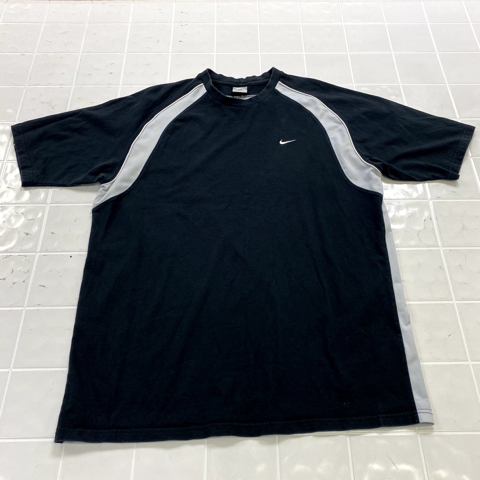 Nike Black With Gray Mesh Backing Short Sleeve Athletic T-Shirt Mens Size XL