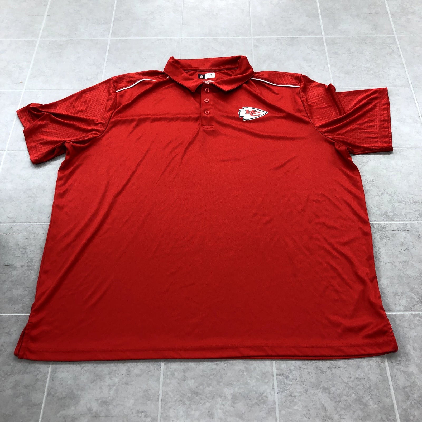 NFL Team Apparel Red Short Sleeve Active Wear KC Chiefs Polo Adult Size 3XL