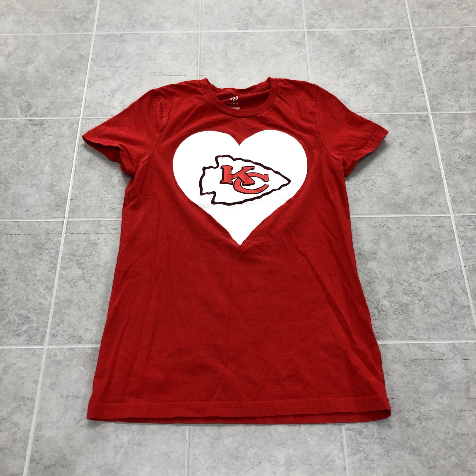 NFL Red Short Sleeve Crew Neck Graphic Heart KC Chiefs T-shirt Youth Size L