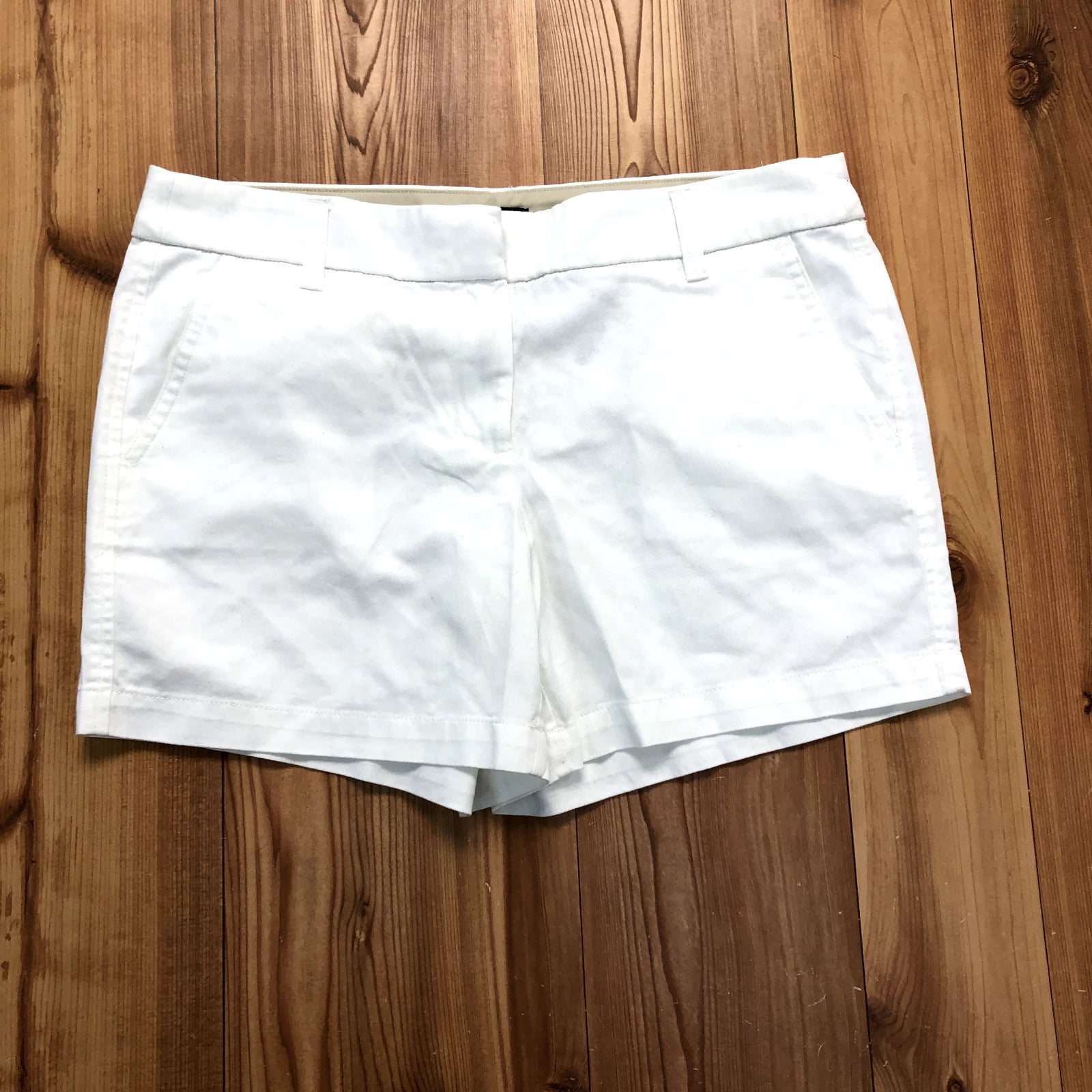 NEW J.Crew White Flat Front Chino Solid Regular Fit Shorts Women's Size 6
