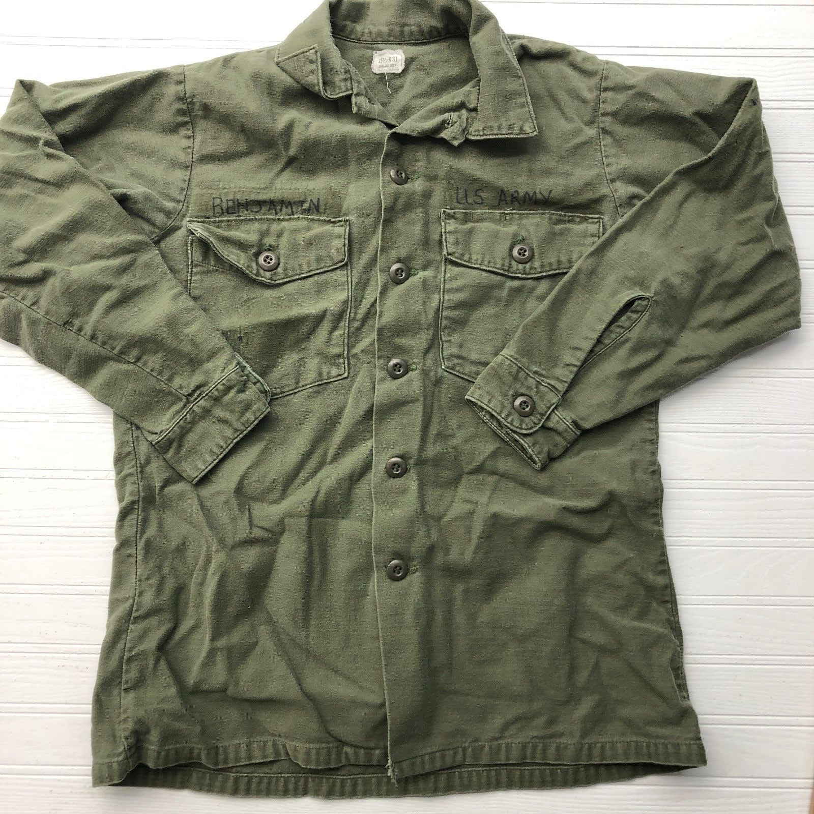 8405-782-3017 Green Sateen Lightweight Button Up Shirt Men's Size 15'/2x31