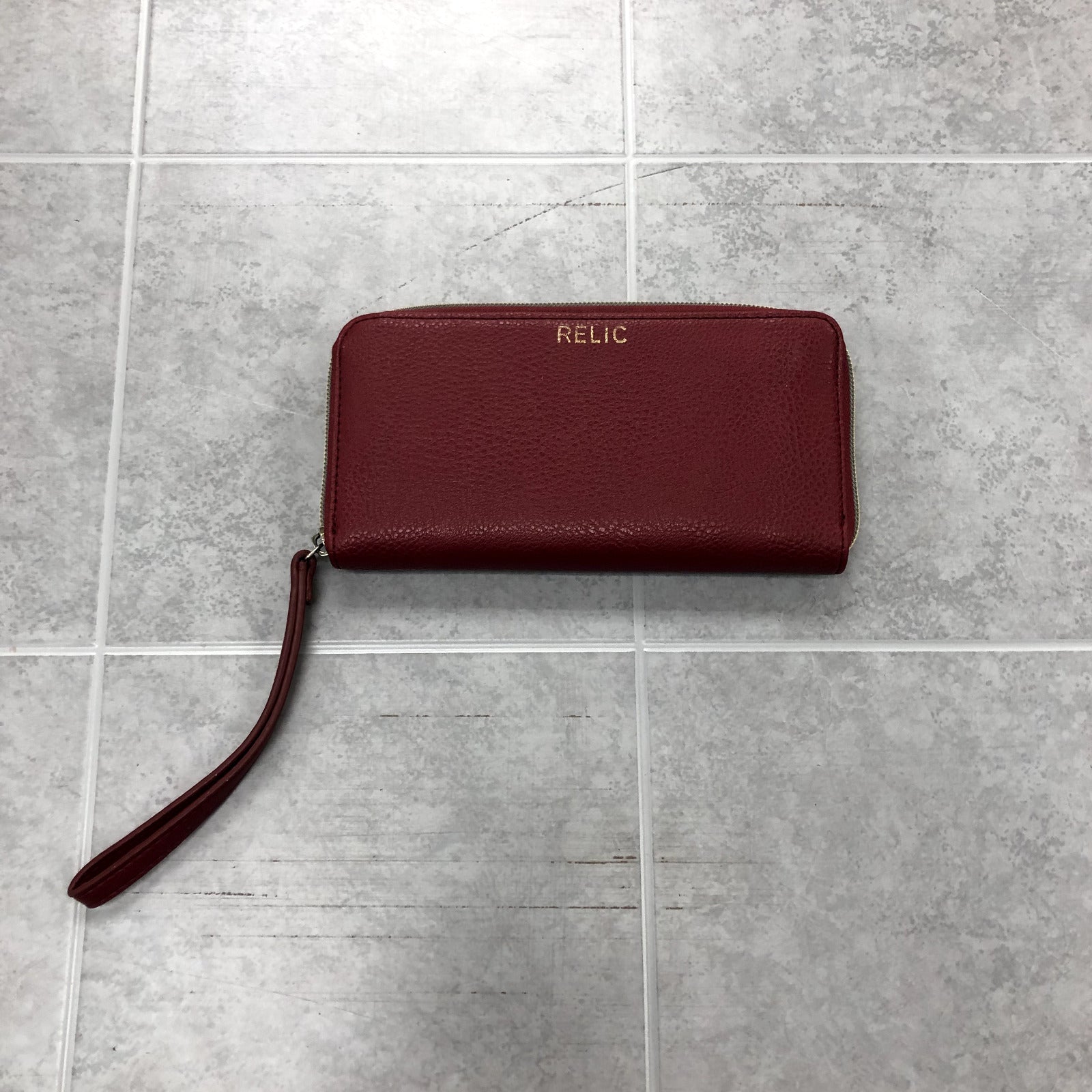Relic Burgundy Full-Zip Lined Wallet