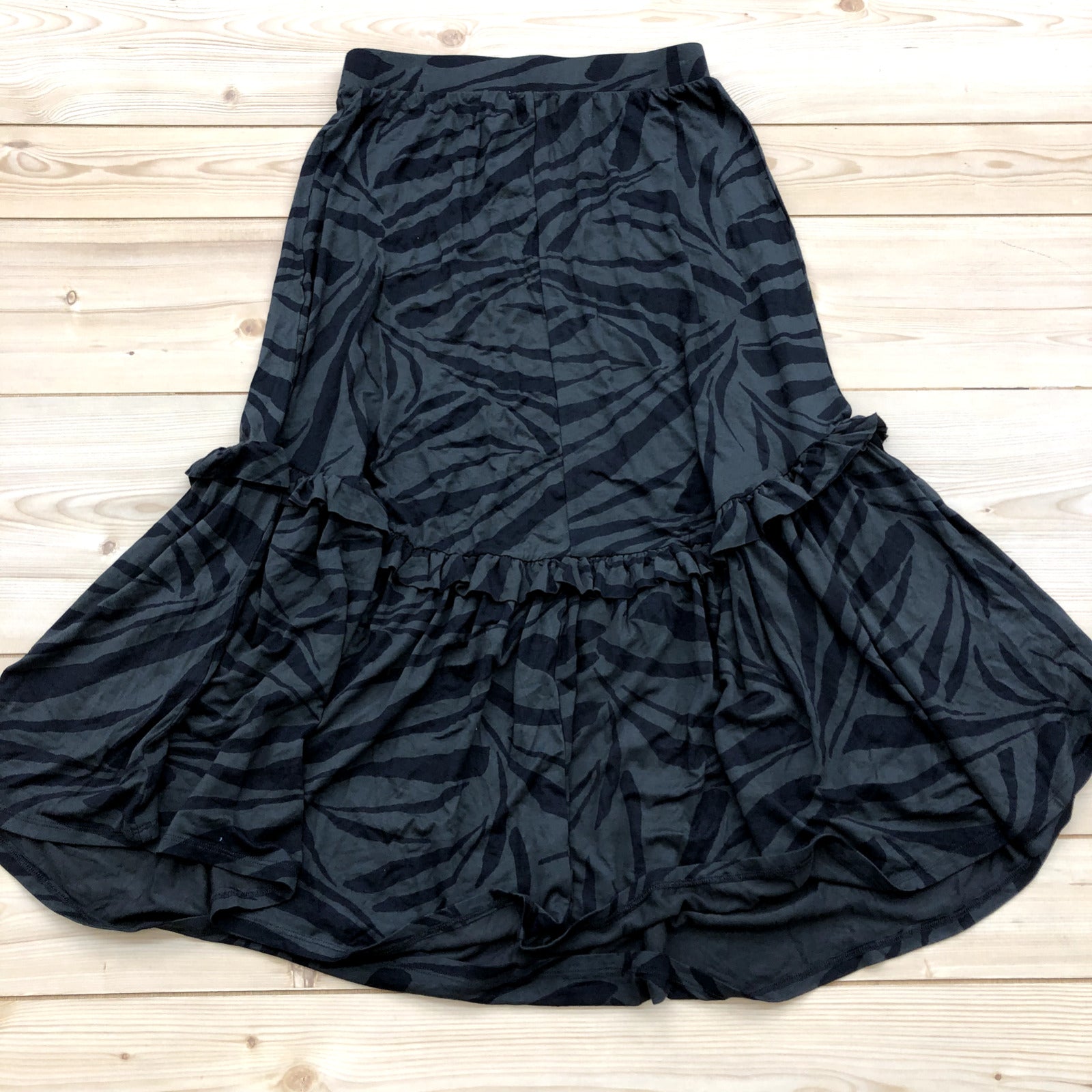 New Evereve Black Grey Tropical Zebra Print Ruffled Skirt Women's Size M