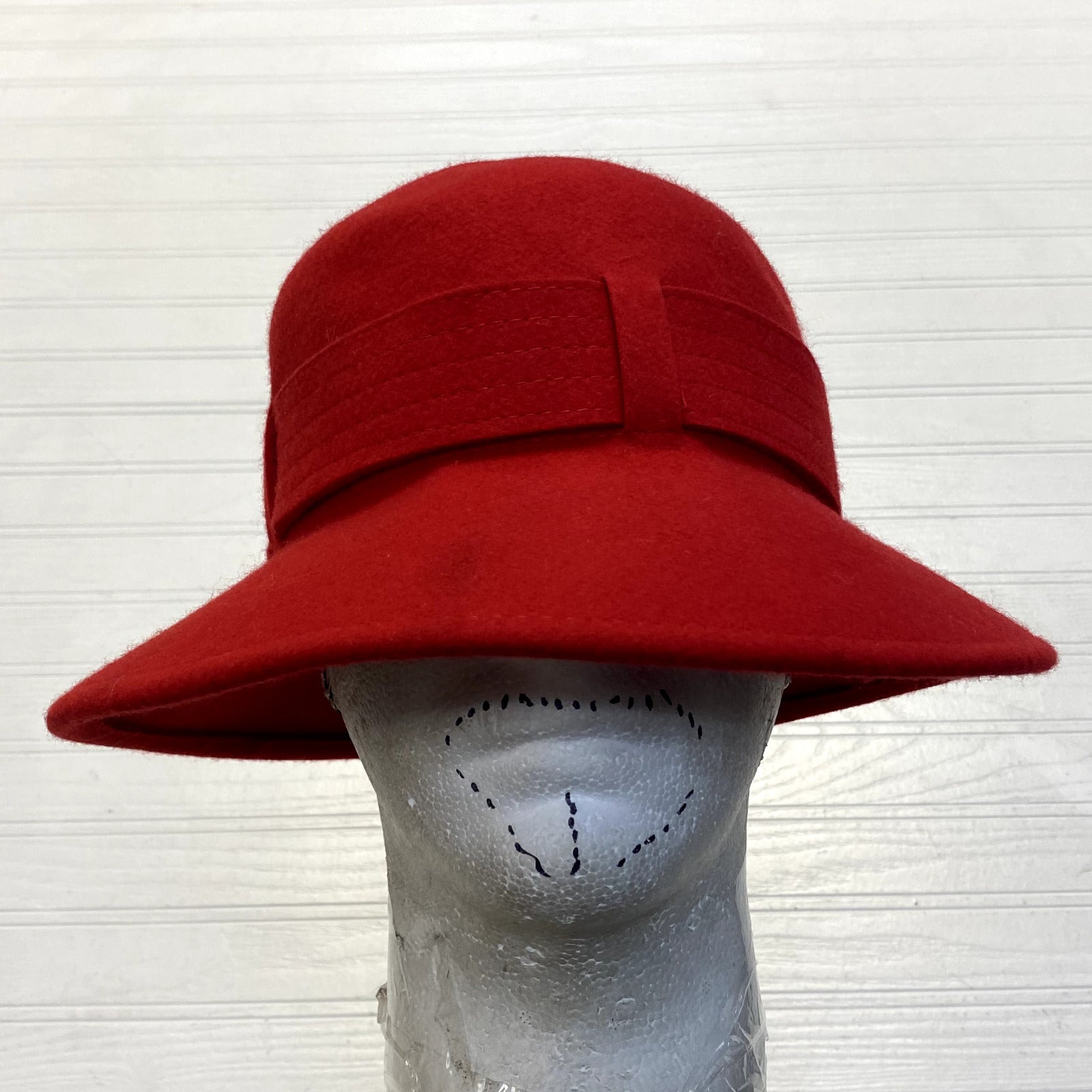 Nine West Red 100% Wool Belted Solid Formal Wear Cloche Women Hat One Size
