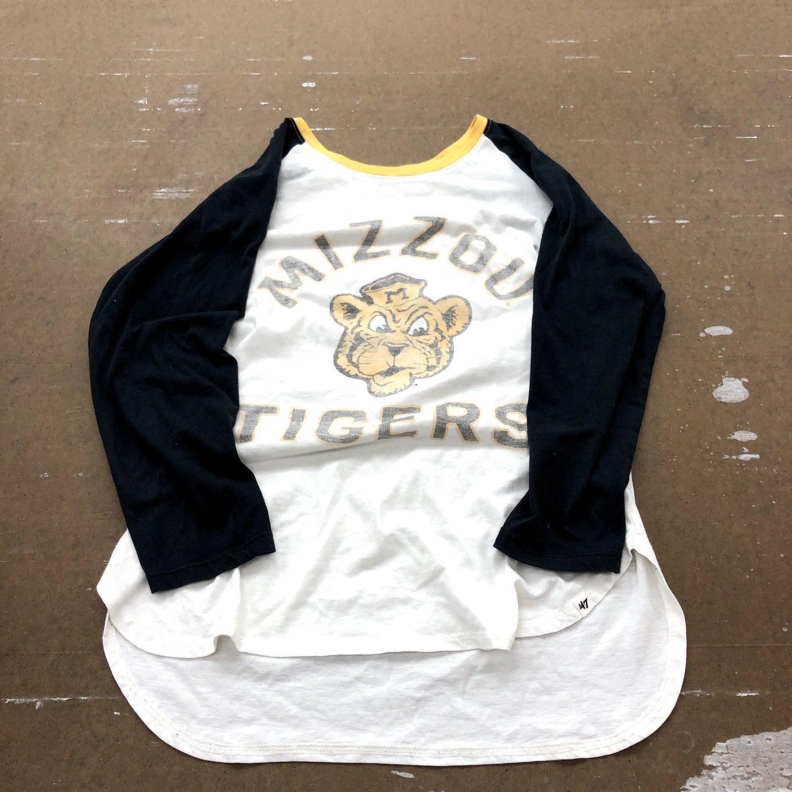 '47 Two Tone White Retro MU Mizzou Tigers Long Sleeve Crew T-shirt Adult Size M