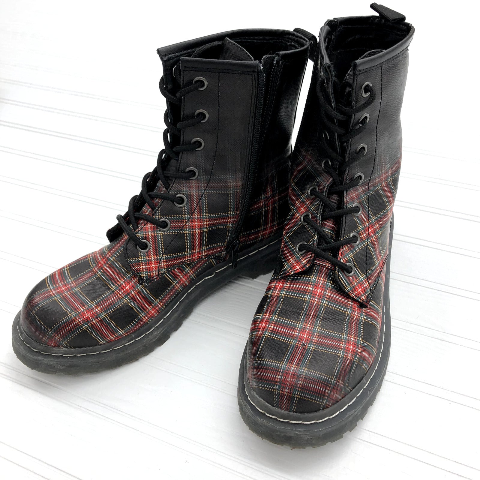 Wild Pair RYYDERP Red Plaid Lace Up Zipper Combat Lug Boots Size 6.5 *